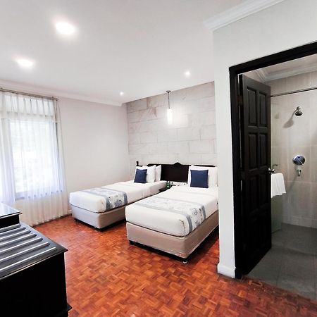 למבאנג Puteri Gunung Hotel מראה חיצוני תמונה