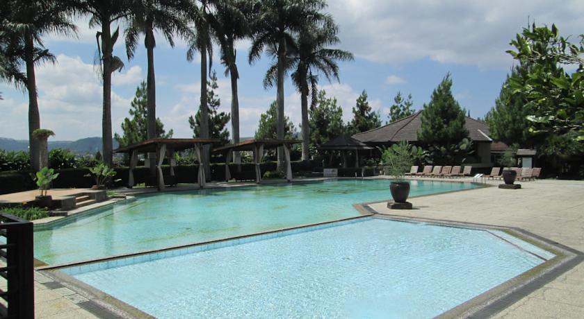 למבאנג Puteri Gunung Hotel מראה חיצוני תמונה