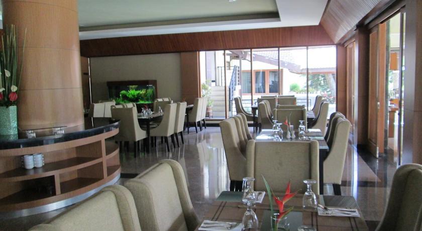 למבאנג Puteri Gunung Hotel מראה חיצוני תמונה