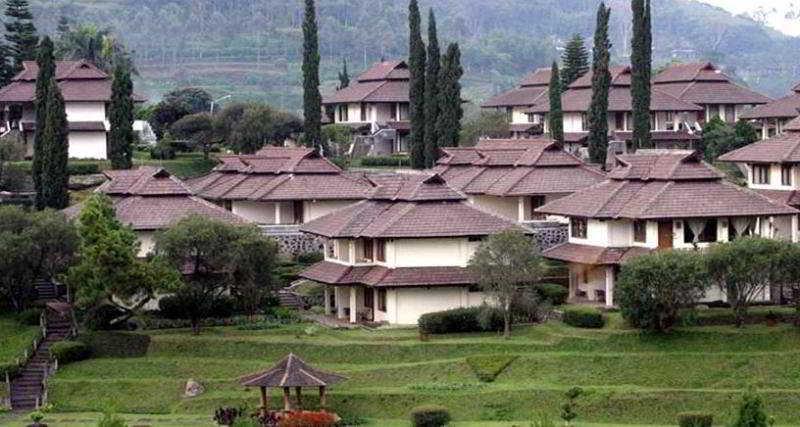 למבאנג Puteri Gunung Hotel מראה חיצוני תמונה