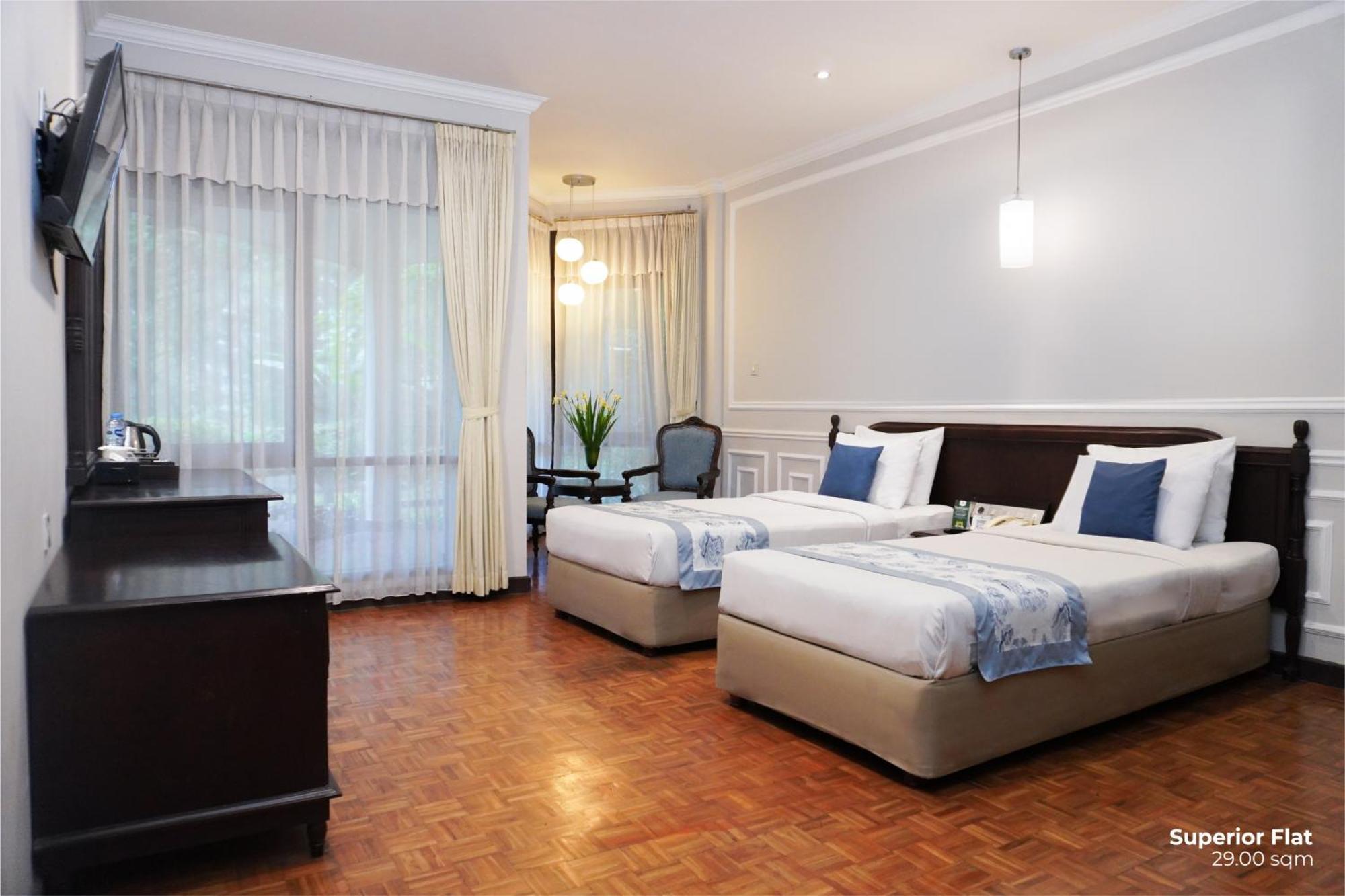 למבאנג Puteri Gunung Hotel מראה חיצוני תמונה