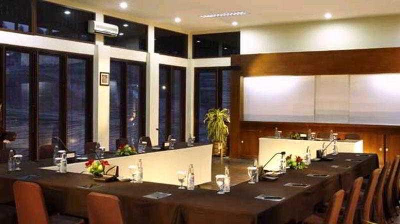 למבאנג Puteri Gunung Hotel מראה חיצוני תמונה