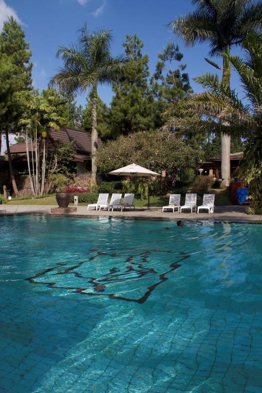 למבאנג Puteri Gunung Hotel מראה חיצוני תמונה