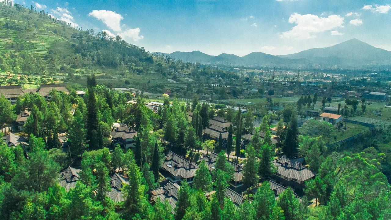 למבאנג Puteri Gunung Hotel מראה חיצוני תמונה