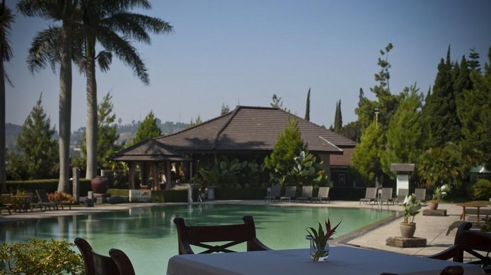 למבאנג Puteri Gunung Hotel מראה חיצוני תמונה