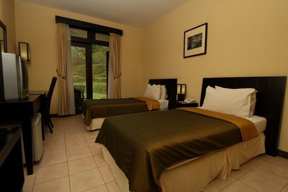 למבאנג Puteri Gunung Hotel מראה חיצוני תמונה