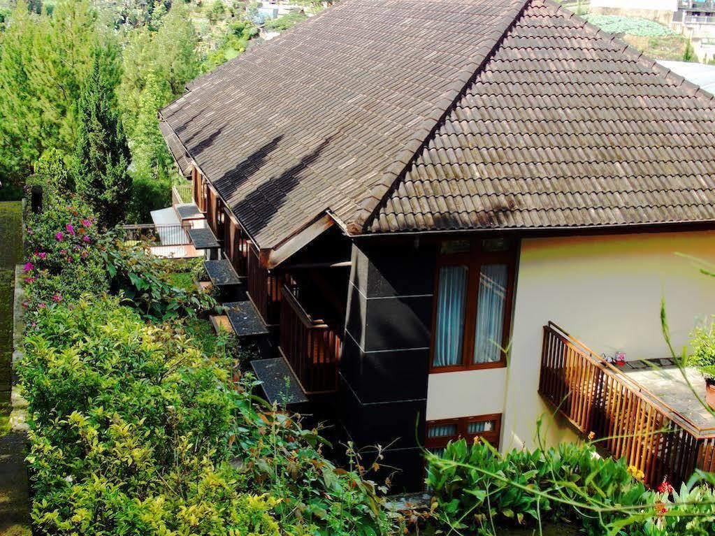למבאנג Puteri Gunung Hotel מראה חיצוני תמונה