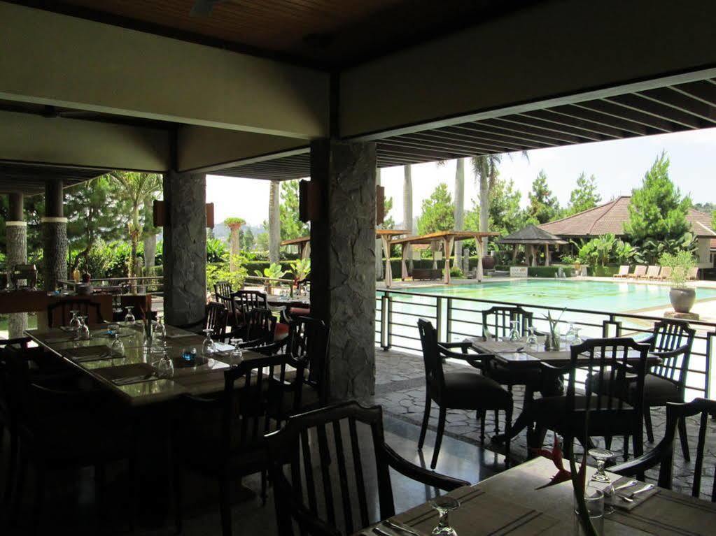 למבאנג Puteri Gunung Hotel מראה חיצוני תמונה
